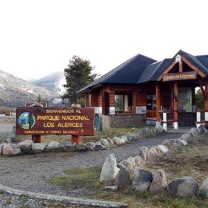 Entrada_Portal_Centro_al_Parque_Nacional_Los_Alerces1